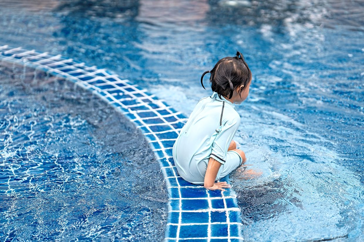 Close parental supervision is all the more important; parents should stay within arm's reach of young or weak swimmers. Photo: Magnific