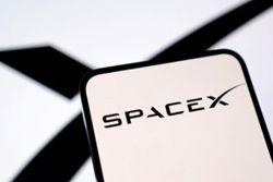 Exclusive-SpaceX plans to raise $75 billion in IPO at $135 per share, source says