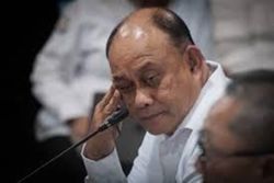 Indonesian president sacks head of free meal scheme