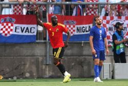 Soccer-Belgium urge calm after Lukaku scores in away win at Croatia