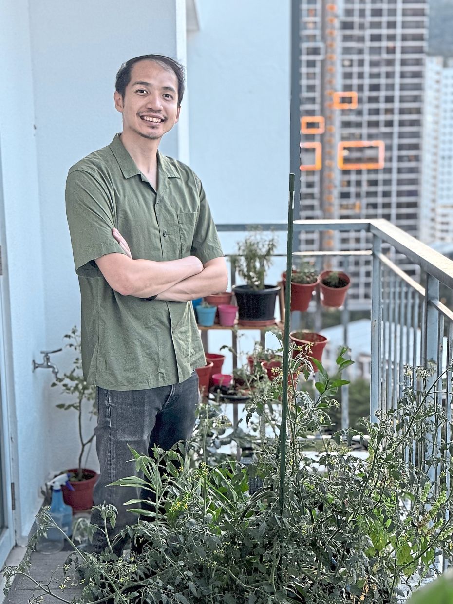 Bhatt is determined to turn his apartment balcony into an edible garden. Photo: Benjamin Bhatt