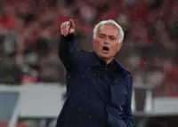 Soccer-Mourinho lined up for Real return if Perez wins election