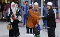 First group of haj pilgrims return home