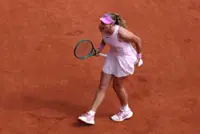 Tennis-Andreeva dismisses Kostyuk to reach French Open final