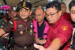 Prabowo warns over graft as free meals probe rattles Indonesia