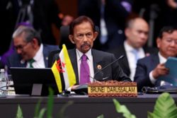 Brunei's sultan announces cabinet shake-up, appoints sons as ministers