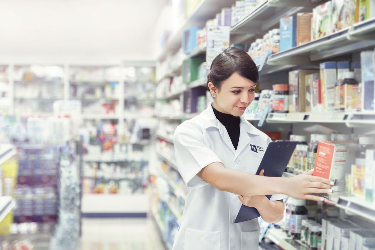 The government is working to resolve issues surrounding the recognition of pharmacy graduates from Alexandria University in Egypt following complaints that have affected their ability to register and practise as pharmacists in Malaysia.