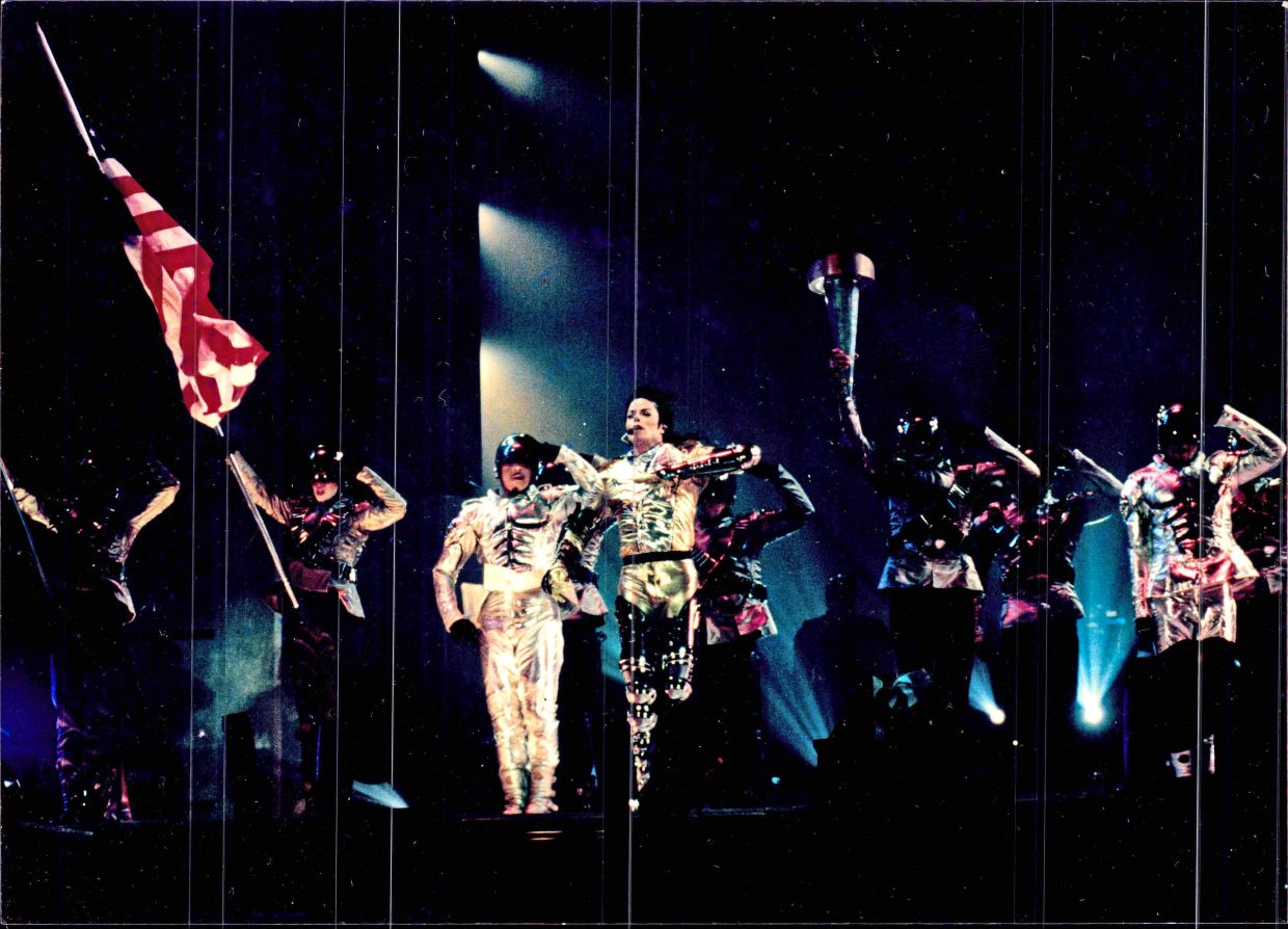 One of Azlina’s career highlights was covering Michael Jackson’s HIStory World Tour concert in Kuala Lumpur in 1996.