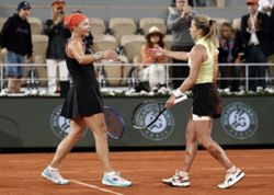 Tennis-Shnaider gives Andreeva early read on Chwalinska challenge