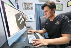 This surgeon is printing bone replacements in his back room