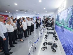 Lao leader's visit to China offers a view of the country's future
