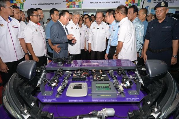 A total of 270 technical and vocational education and training (TVET) institutions under Majlis Amanah Rakyat (Mara) are leading the way with an employability rate of 99.5%, says Datuk Seri Dr Ahmad Zahid Hamidi.