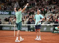 Tennis-Granollers and Zeballos retain French Open men's doubles title