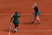 Tennis-Top seeds Siniakova and Townsend clinch French Open women's doubles title