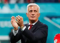 Soccer-Algeria keep faith with Petkovic, extend deal to 2028 ahead of World Cup