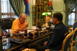 King grants audience to Johor Mentri Besar