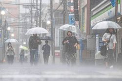 Thunderstorms and heavy rain expected in three states until 3pm