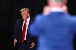 Trump signs AI memo addressing issues in Anthropic-Pentagon feud
