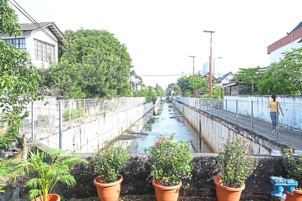 The Denai Hijau @ Lengkok Golf SS7 project aims to transform a monsoon drain reserve along Jalan SS7/9 into a safe, accessible community recreational space. — Courtesy of MBPJ