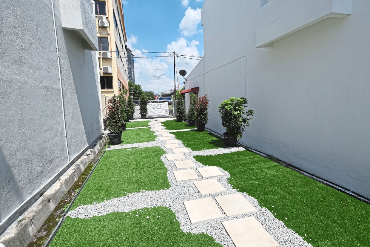 One of the side lanes previously partly occupied as parking space, has been transformed into a pocket park. — Courtesy of MBPJ