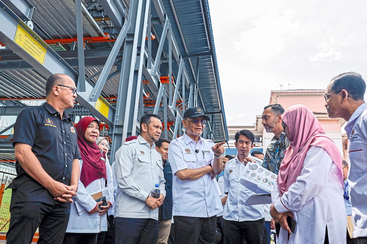 The Health Minister said that among the planned infrastructu