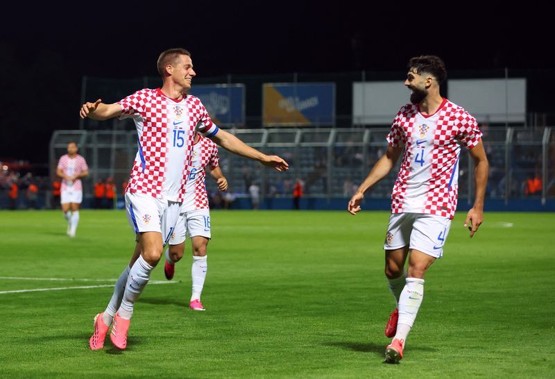 Mario Pasalic struck in stoppage time to give Croatia a 2-1 