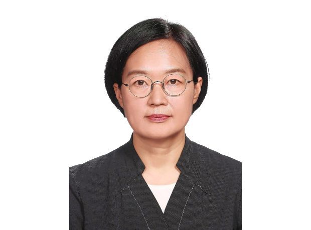#SouthKorea Han currently serves as minister for Small and Medium-sized Enterprises and Startups.