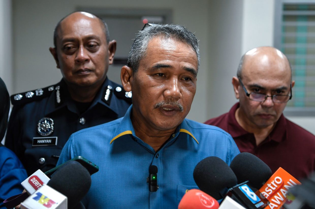 In the accident at about 3.50pm yesterday, six family members, including a baby, were killed, while a three-year-old girl sustained serious injuries.