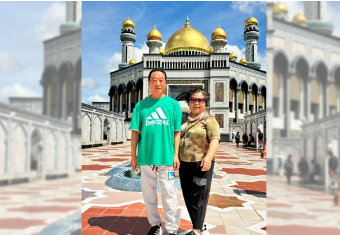 Passengers from the cruise ship during their visit in Brunei Darussalam. - Tourism Development Department