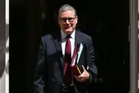 Starmer to roll out UK job centre tools to beat AI work threat