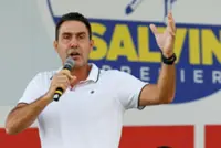 An Italian general rallies his troops, threatening to outflank Meloni