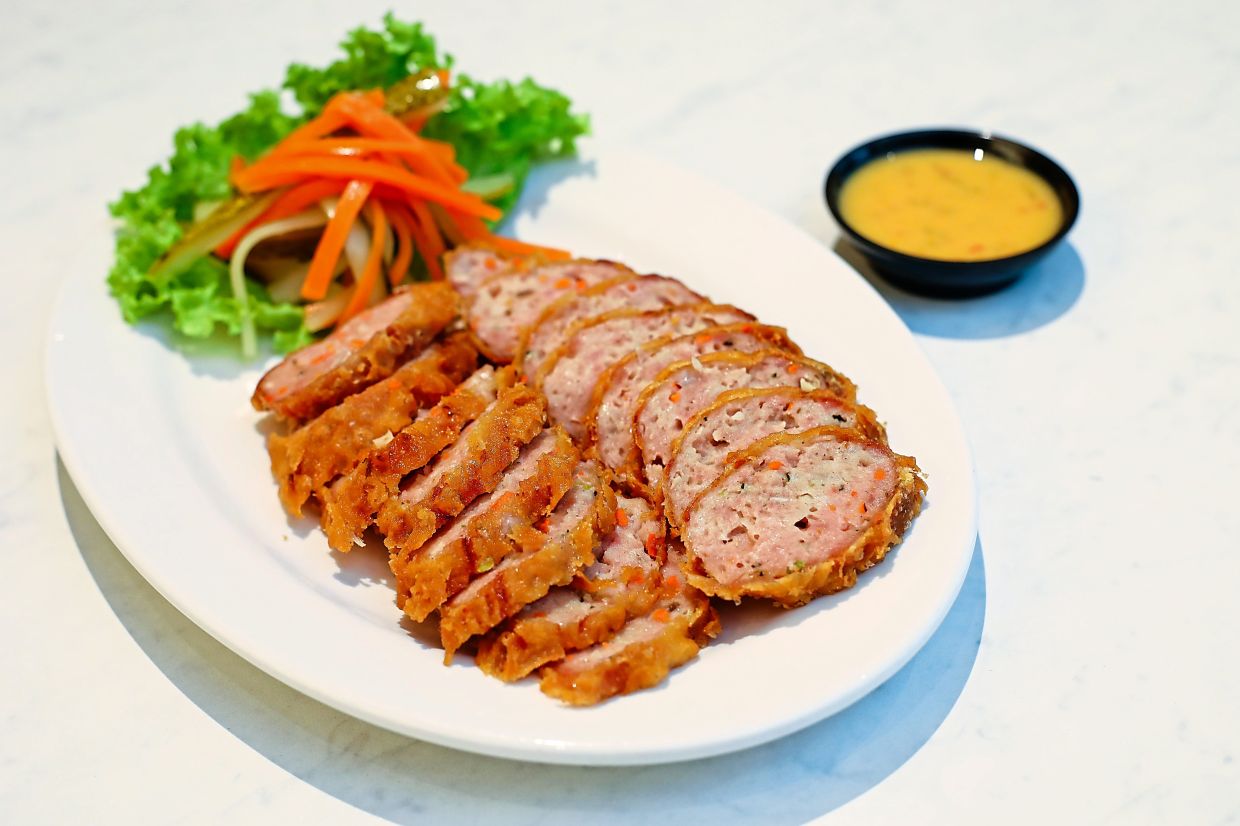 This old-fashioned Cantonese dish is made using pork caul fat and is almost impossible to find anywhere else in KL.