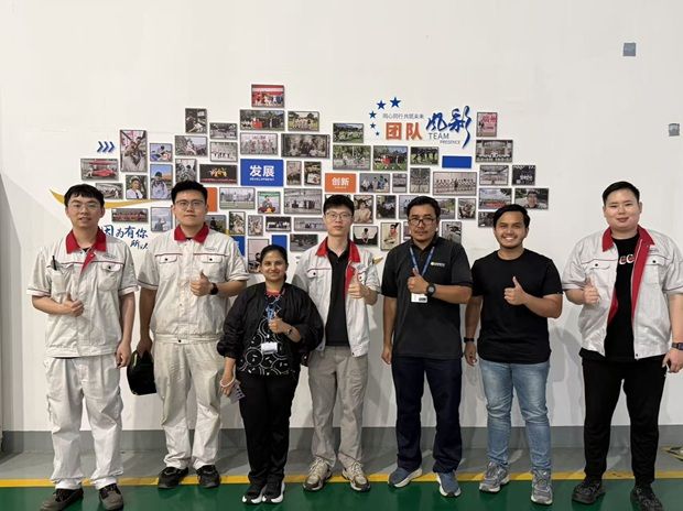 The Proton team (in black) with engineers from CATARC Guangzhou (in white coats) after conducting collaborative work at the latter’s crash safety laboratory. CATARC Guangzhou's international business team has commenced on-site operations at PROTON in Malaysia, ensuring seamless project support and communication, reflecting the close cooperation in technical collaboration and business integration.