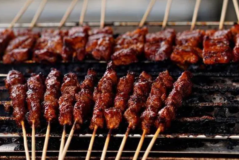 The accused admitted to purchasing a packet of chicken satay