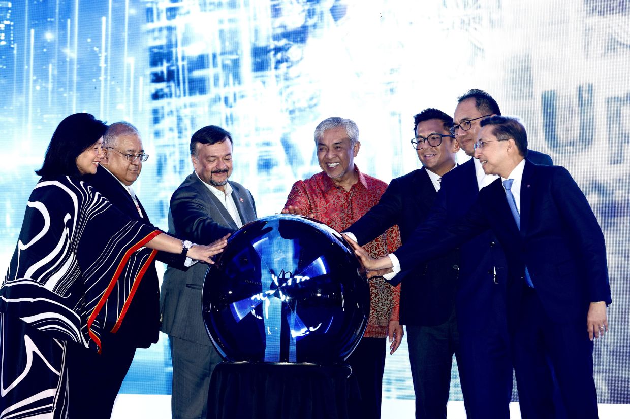 For now, Zahid added, the party and Barisan Nasion