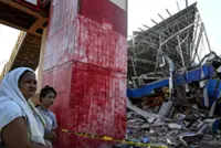 Rescuers race to reach trapped after powerful quake in southern Philippines