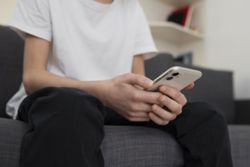 When should your kid get a smartphone? Scientists have an answer
