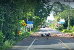 Two police officers, one civilian injured in bombing outside school in Thailand’s Yala province