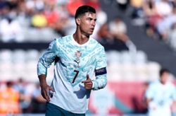 Soccer-More oldies than ever at World Cup as over-40s rock on