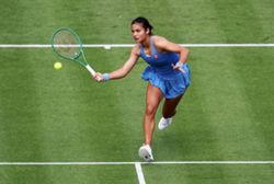 Tennis-Raducanu returns to winning ways at Queen's