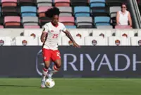 Soccer-Nelson replaces injured Flores in Canada's World Cup squad
