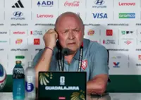 Soccer-Czech coach brushes off pressure of 20-year World Cup absence