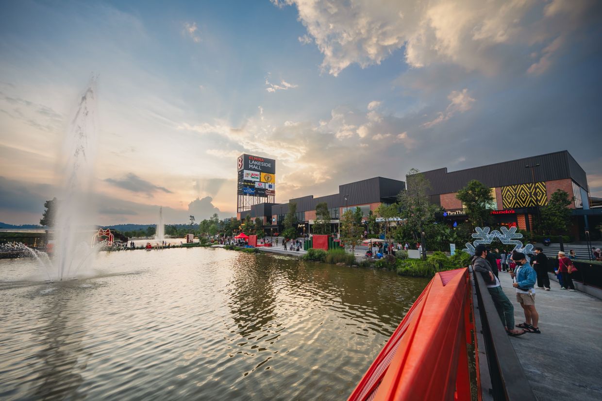The scenic lakeside promenade is a popular spot for leisure.