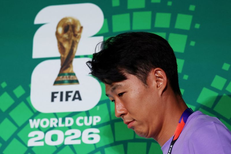 Soccer-South Korea's Son chases history, Sojka starts for Czechs
