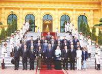 Vietnam leader hails growing international interest in future of Asean