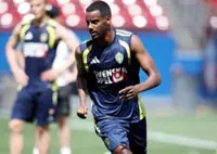 Soccer-Sweden strike force faces tough Tunisia test in World Cup opener
