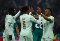 Soccer-Dembele says criticism of France captain Mbappe has gone too far