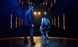 D4RYL, a robot magician, is rejected by an elite magic club