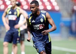 Soccer-Sweden strike force faces tough Tunisia test in World Cup opener