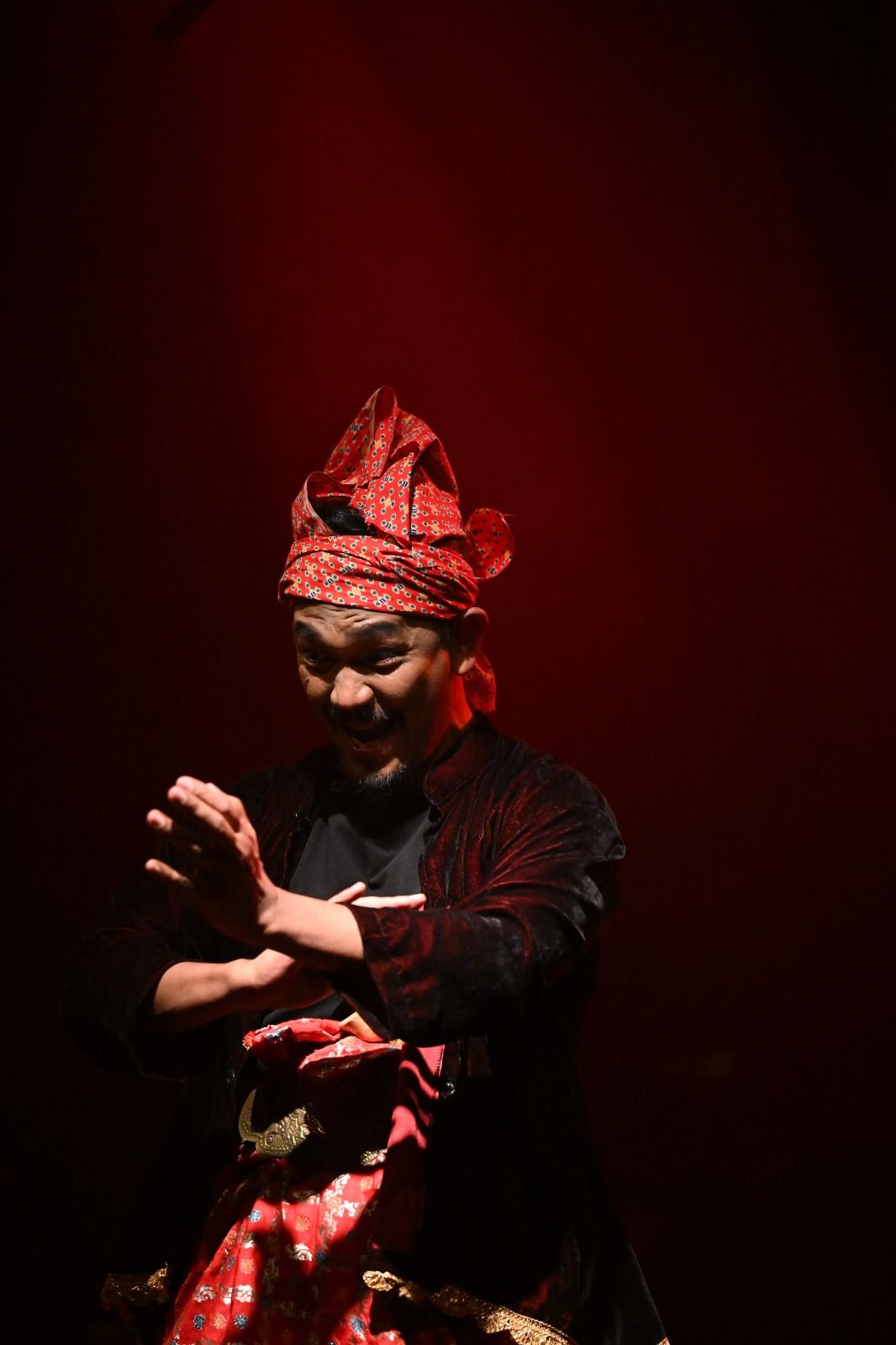 'The selection of 'Randai Macbeth' to represent Malaysia is particularly meaningful because it is an intercultural production that blends a Western literary work within the framework of Malay tradition,' says Mohd Kamarulzaman Taib, better known as Che Kem, who plays Macbeth. Photo: Pusat Seni Pentas Tradisional, Aswara